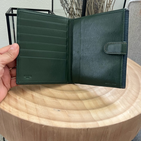 Loewe Green and Blue Women's Bag
PRICED TO SELL❤️🎉🥂😝🐣 - Picture 5 of 11